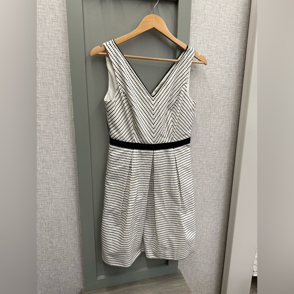 White House Black Market Black and White V-Neck Mini Dress